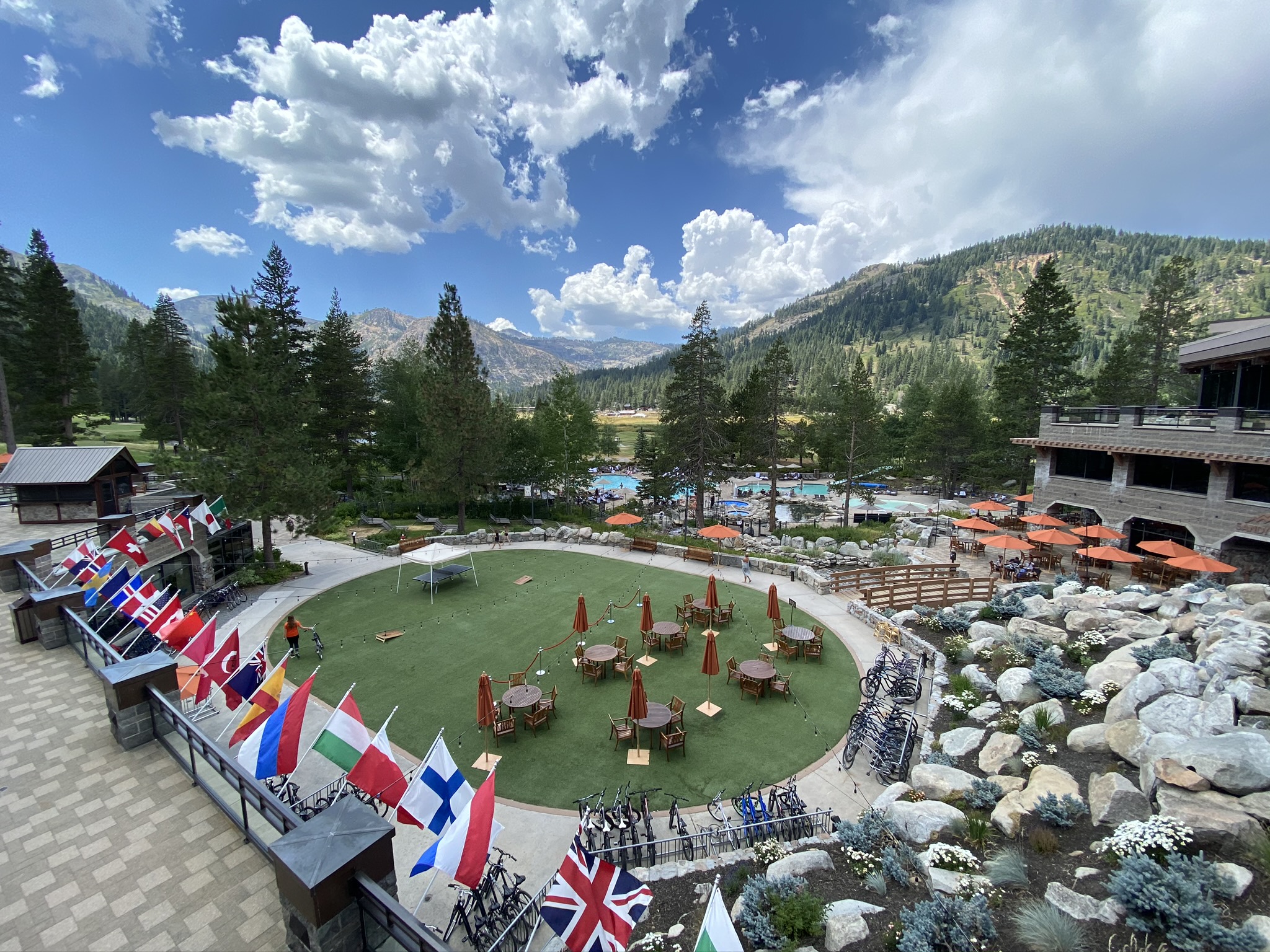 리조트 앳 스쿼 크릭 (Resort at Squaw Creek)